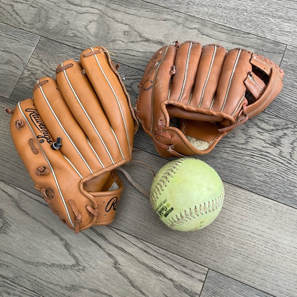 Baseball gloves and balls - Picture 2 of 4